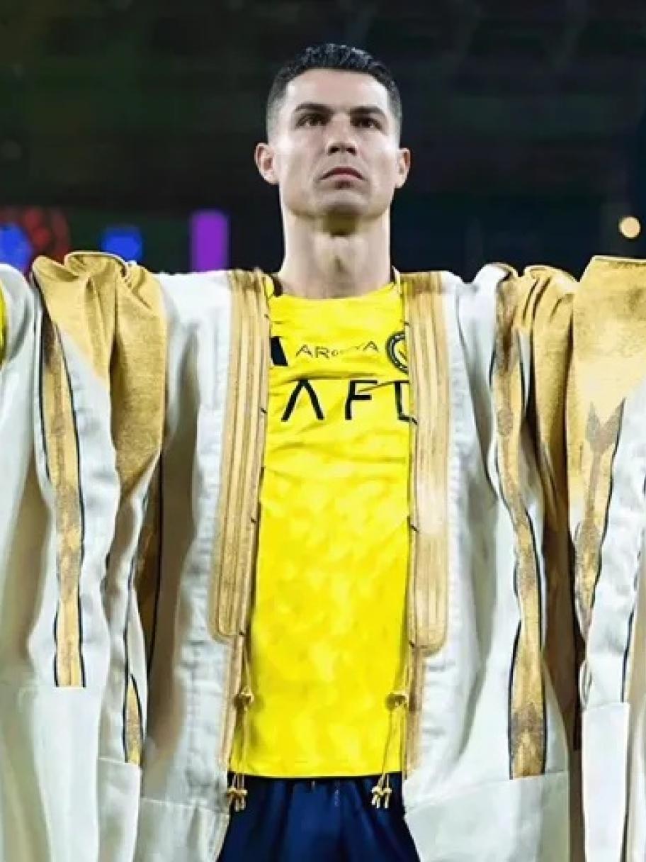 رونالدو في يوم التأسيس… حضور بالزي السعودي