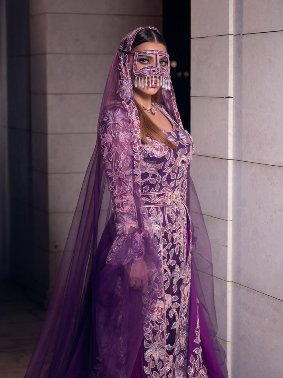 أصالة باطلالة تراثية مع البرقع بتوقيع اماراتي