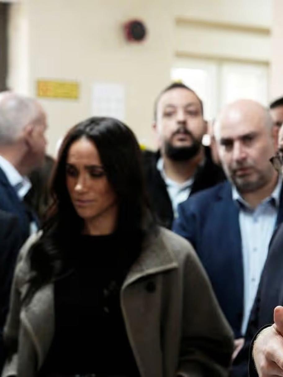 ميغان ماركل تمزج زارا و شانيل بأناقة راقية في عمّان