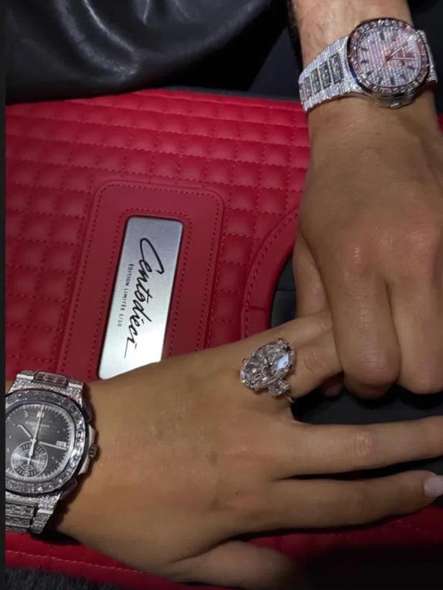 كل الأنظار على رونالدو وجورجينا وساعاتهما الماسية الفاخرة