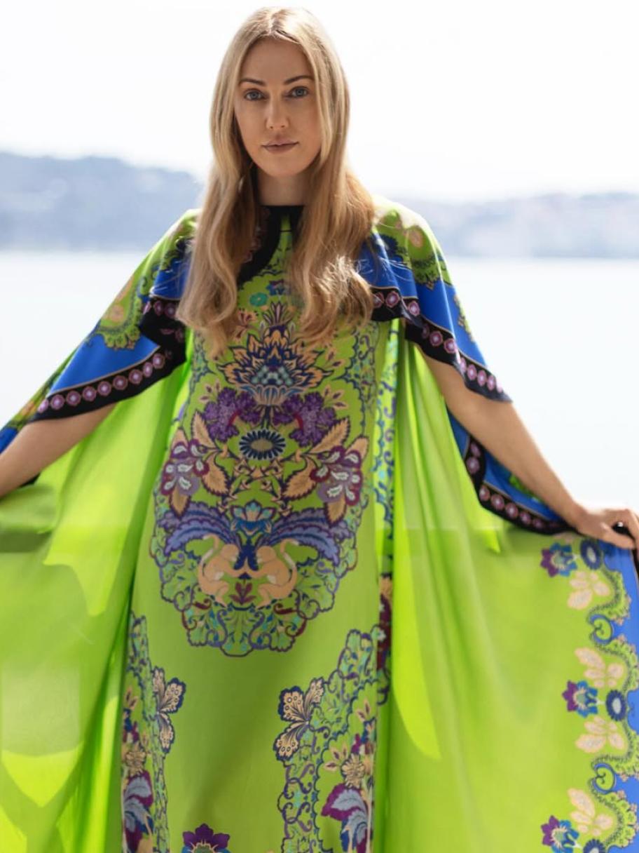 مريم أوزرلي بإطلالة ربيعية بالأخضر المنقش من La DoubleJ - الصورة من انستغرام مريم أوزرلي