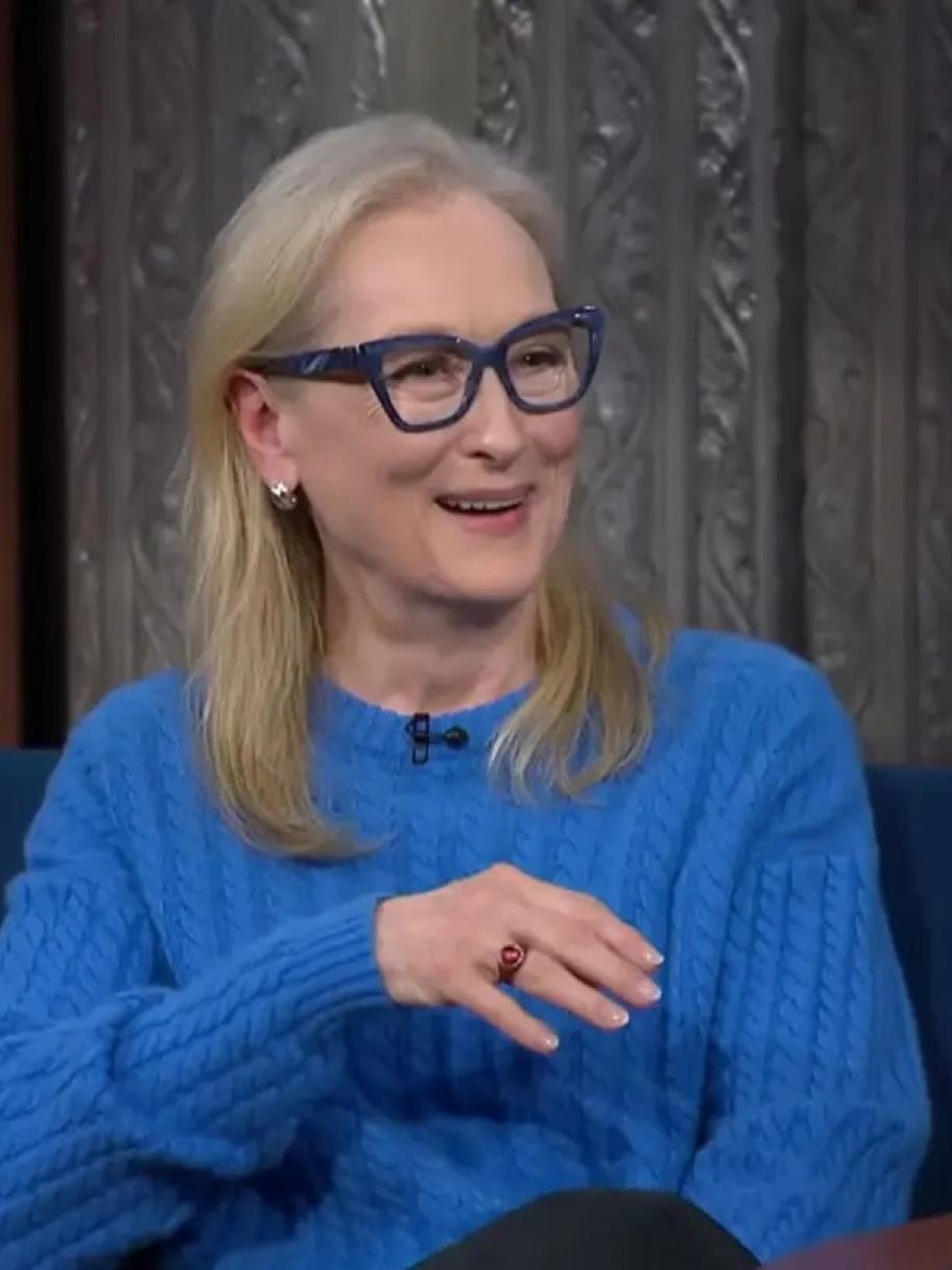 ميريل ستريب تعيد إحياء أسطورة الـ Cerulean Blue بإطلالة ذكية