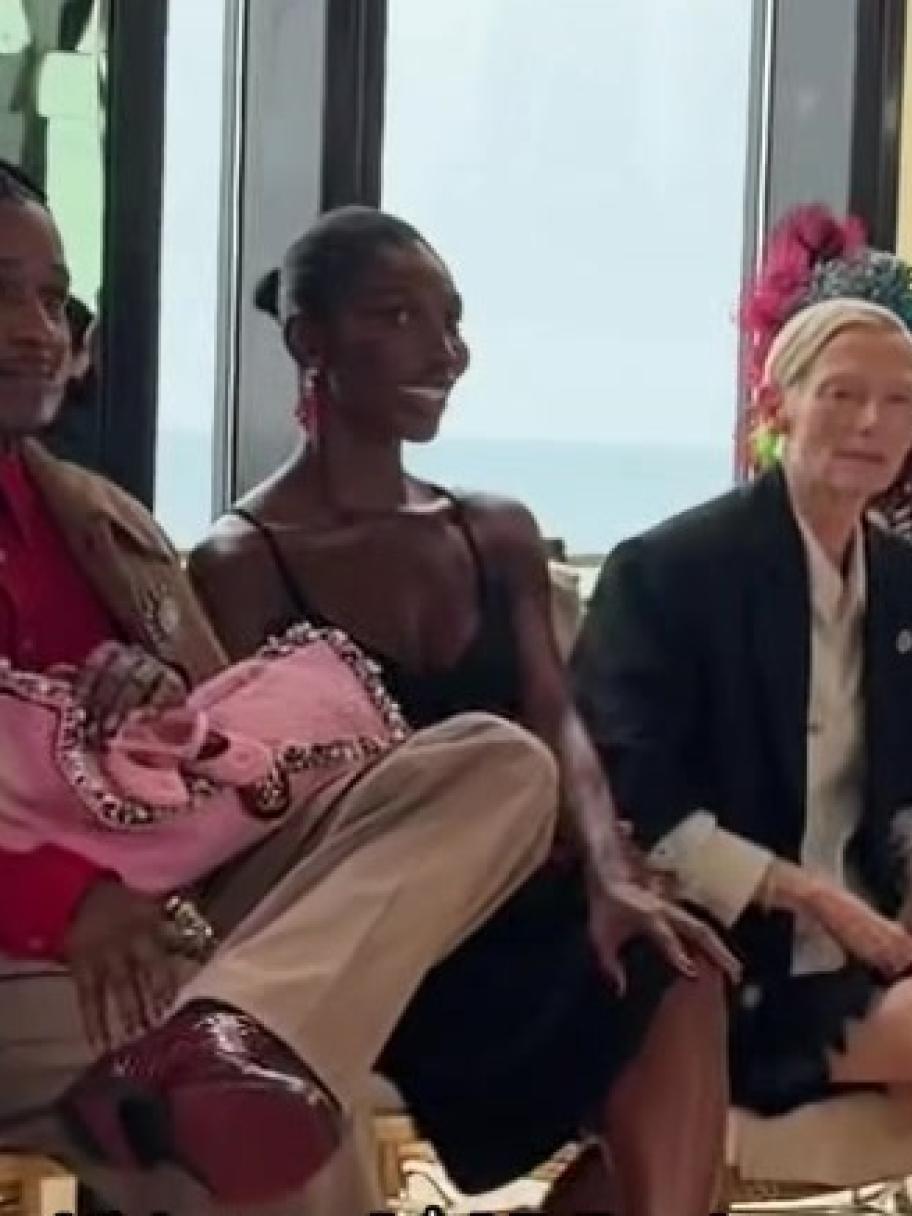 تارا عماد ونيكول كيدمان وغيرهن.. في عرض شانيل كروز 2026  