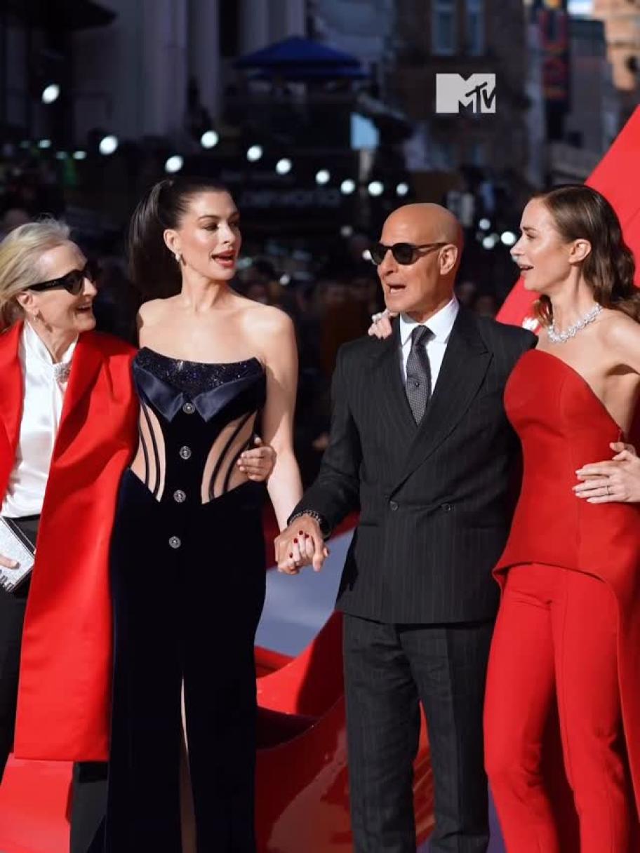 اطلالات آن هاثاواي وميريل ستريب واميلي بلانت في لندن 