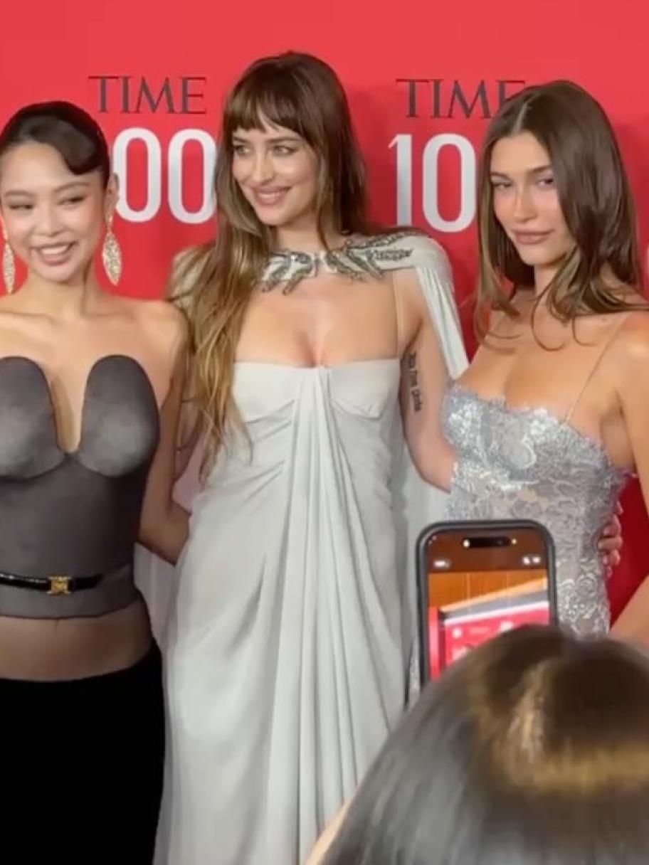 إطلالات النجمات في قمة Time 100 Summit 2026  