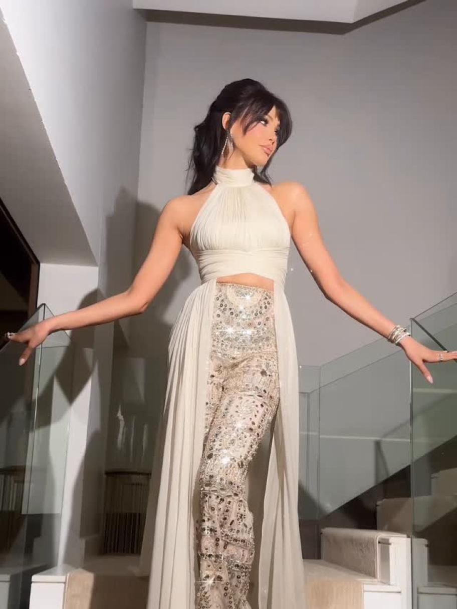 أميمة طالب بإطلالة لامعة تجمع الجرأة والرقي بأسلوب متجدد