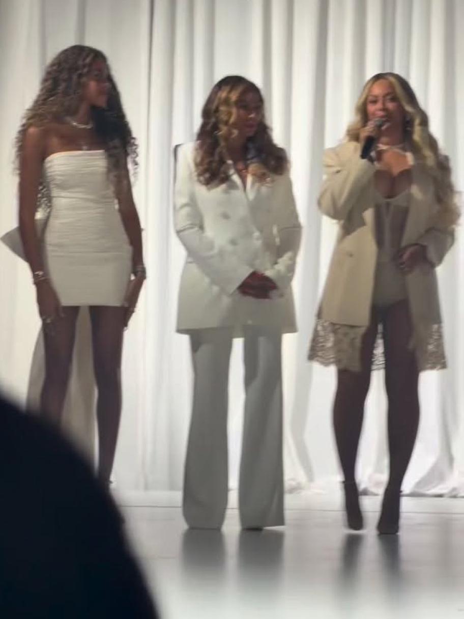 بيونسيه وبلو آيفي وتينا نويلز بإطلالات متناسقة بالأبيض