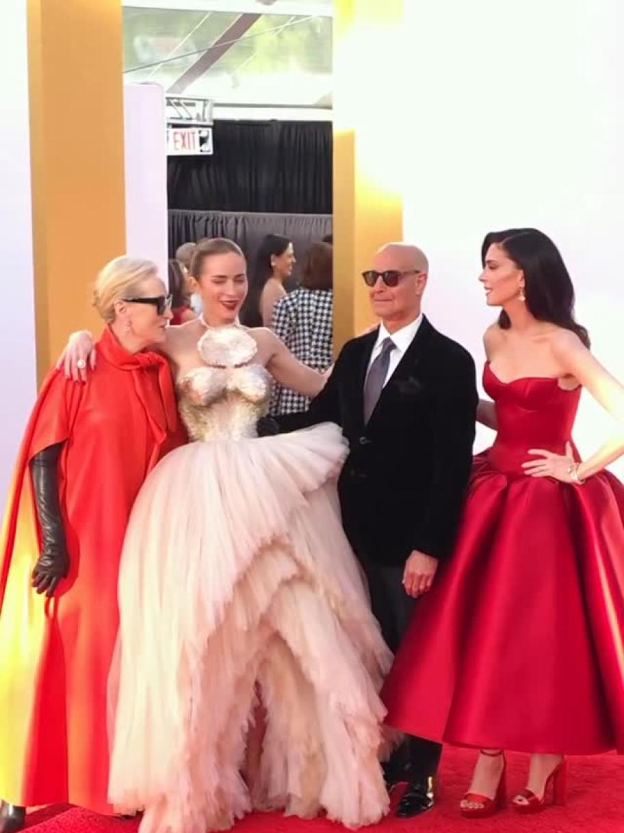 آن هاثاواي وميريل ستريب وغيرهن بإطلالات ساحرة في نيويورك 