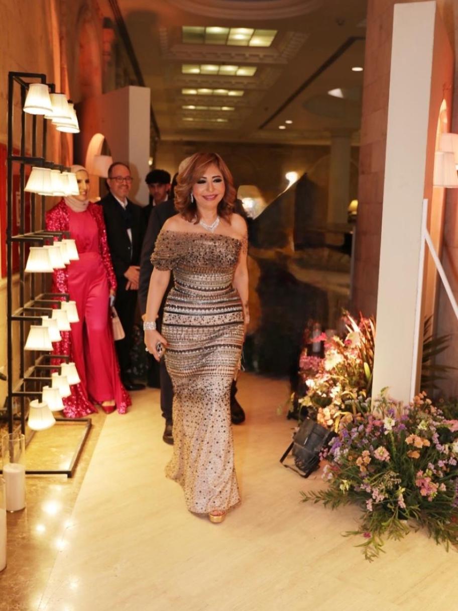 لميس الحديدي بفستان أو-شولدر مرصع في خطوبة ابنها 