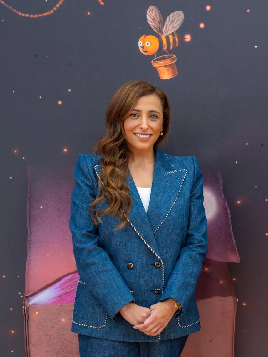 الشيخة بدور القاسمي بإطلالة دنيم من فالنتينو بأسلوب أنيق 