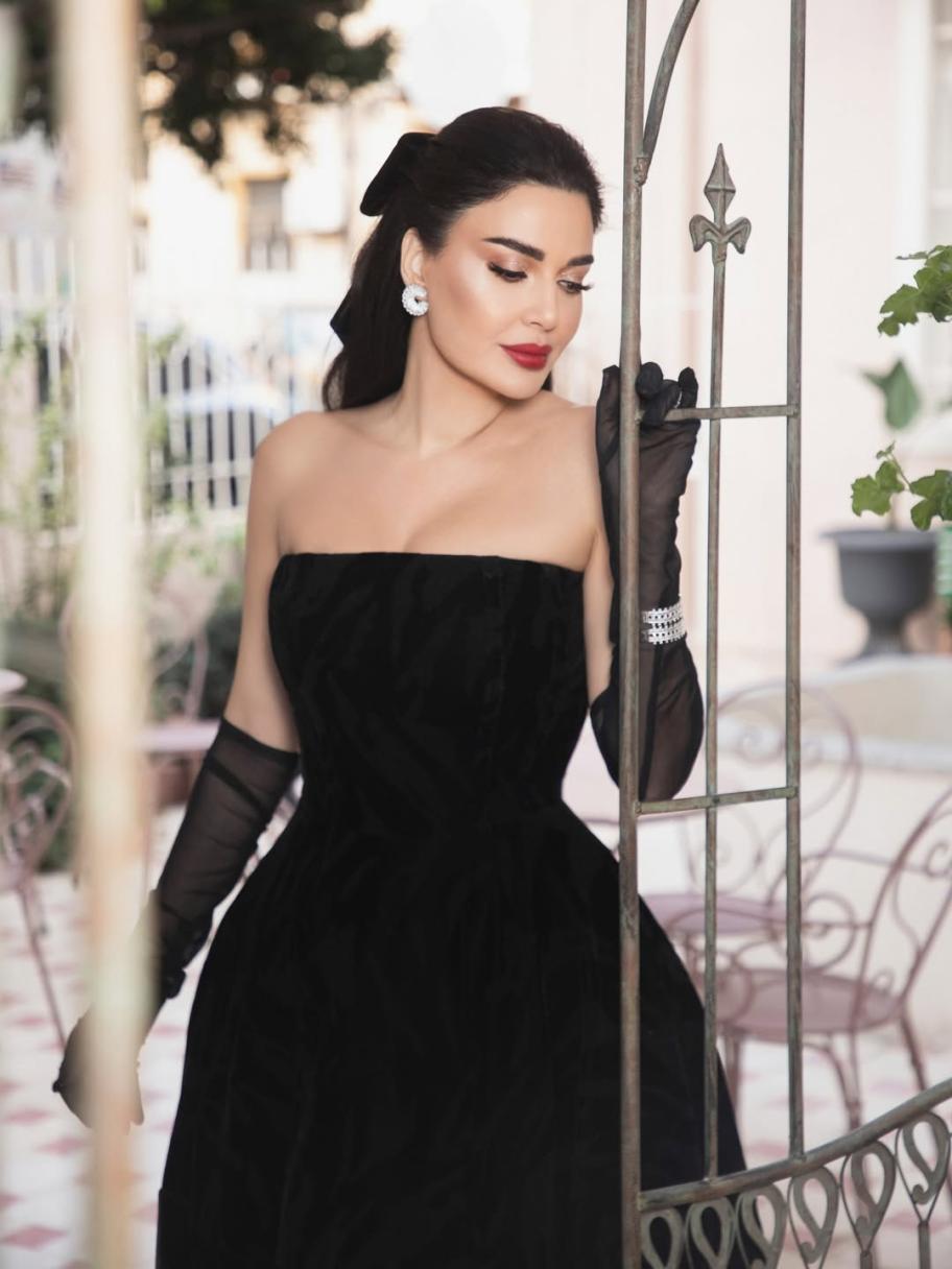 سيرين عبد النور تعيد إحياء الأناقة الريترو بإطلالة لافتة - الصورة بعدسة كفاح بلاني