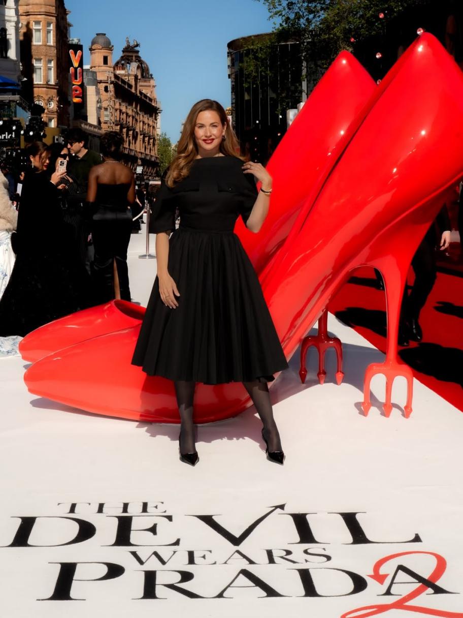 تفاصيل إطلالة ريا أبي راشد في Leicester Square بتوقيع برادا - الصورة بعدسة ehq