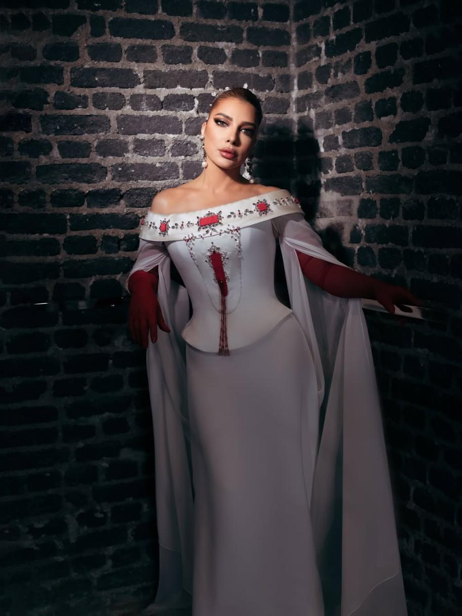 أصالة بالأبيض بتوقيع مثنى الحاج علي بإطلالة راقية - الصورة بعدسة محمد أحمد