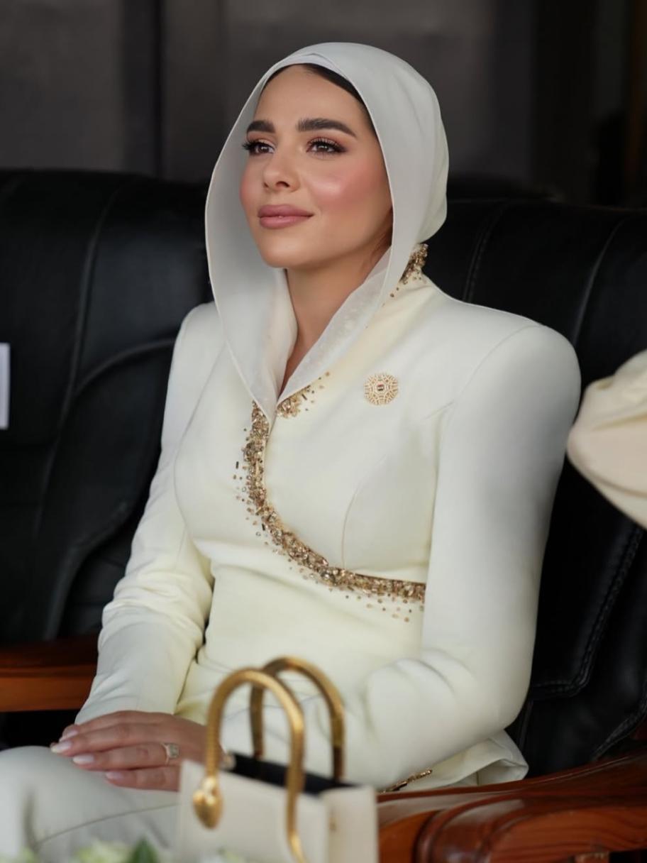 آية السيسي بفستان مستوحى من الحضارة المصرية بتوقيع مرام بورهان