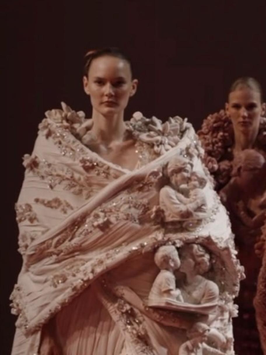 مجموعة كوتور مانيش مالهوترا... رسالة حب خالدة إلى والدته - الصورة من انستغرام مانيش مالهوترا