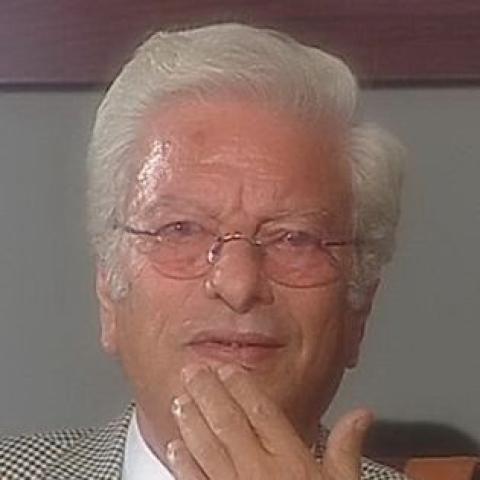 وفاة عادل أمين عن عمر يناهز 83 عام بعد صراع مع المرض