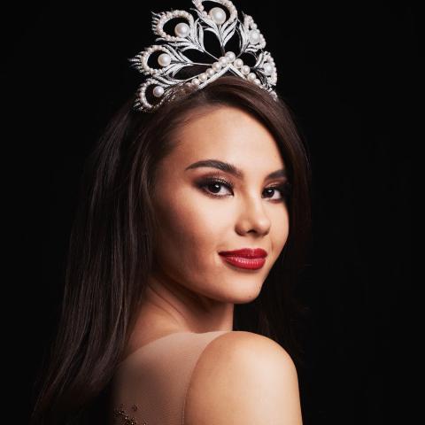 الفلبينية كاتريونا غراي تحوز لقب ملكة جمال الكون لعام 2018