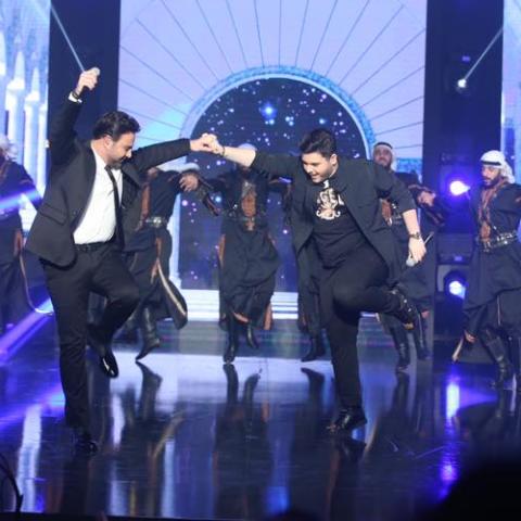 @celebrityduetstv عاصي الحلاني يؤدي للمرة الأولى &quot;مش رح فلّ&quot; على مسرح &quot;ديو المشاهير&quot;