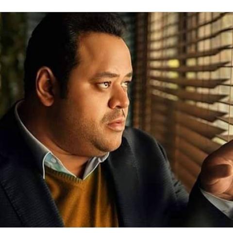 محمد ممدوح في شخصية &quot;أحمد&quot; في &quot;لا تطفئ الشمس&quot; -انستغرام @mohamedmamdouhofficial_