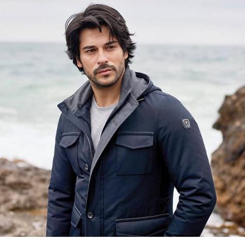 بوراك أوزجفيتيت @burakozcivit يتسبب في إنهيار المعجبين