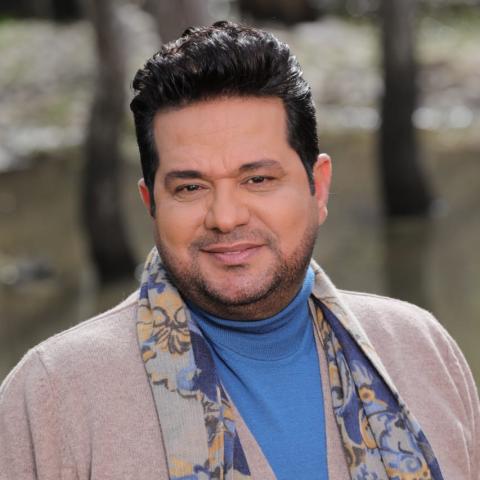 حاتم العراقي في فيديو كليب بكاش