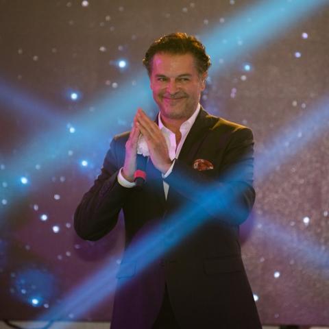 من كان يقصد راغب علامة بالنفايات البشرية - فيسبوك @RaghebAlama