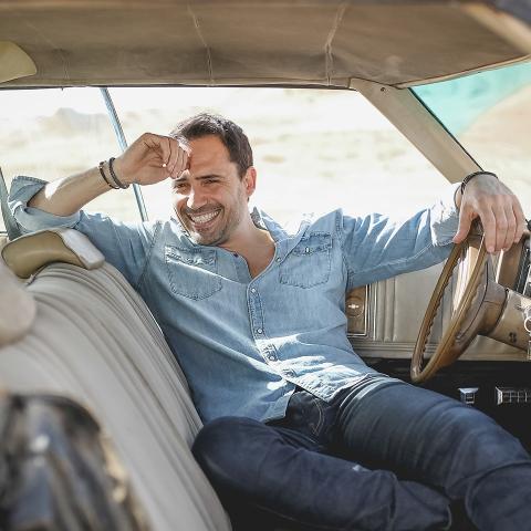 ظافر العابدين بإجازة في تونس - فيسبوك @DhaferLabidine