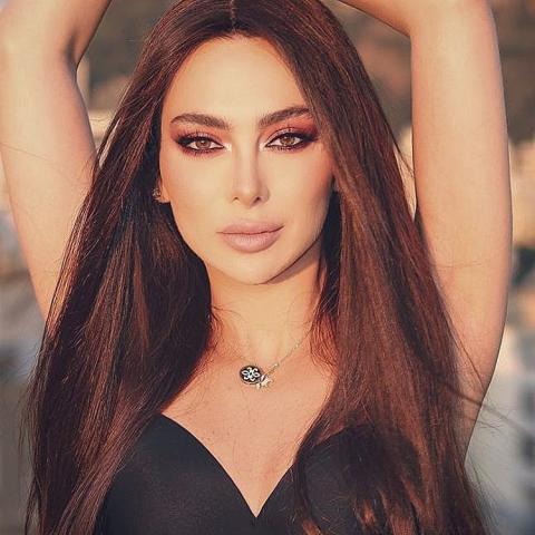 ستيفاني صليبا - صورة من إنستغرام @stephaniesalibaofficial