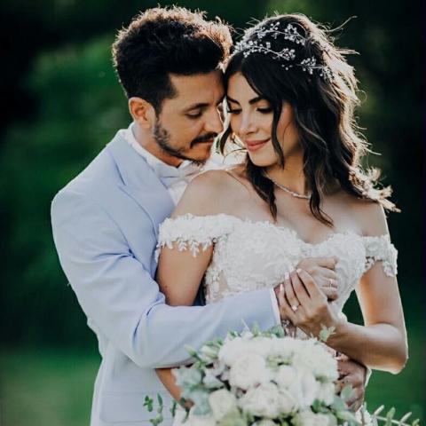 صور متداولة من زفاف دينيز بايسال و باريش يورتشوا