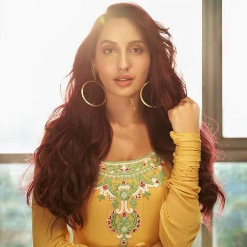 نورا فتحي - فيسبوك norafatehi@