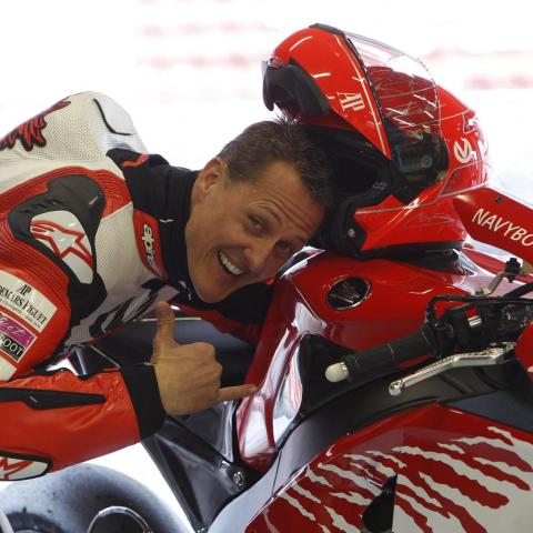 مايكل شوماخر يستيقظ من الغيبوبة- http://www.michael-schumacher.de