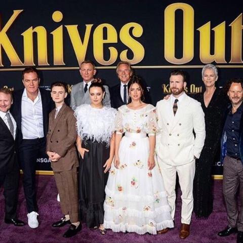 نجوم Knives out في العرض الأول - إنستغرام @katherinelangford