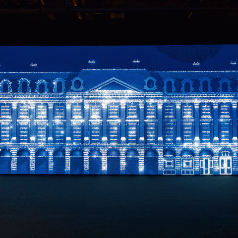 برج خليفة يتحوّل إلى ساحة Vendôme الفرنسية