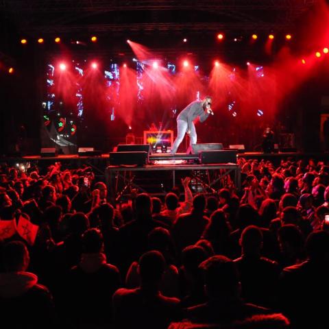 متير غيمس في ساحة جامع الفناء