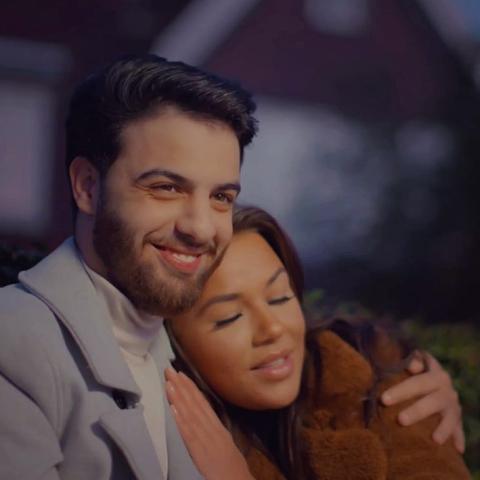 باينة تجمع نعمان بالمودل الهولندية