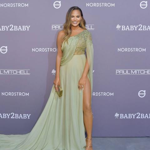 baby2baby - chrissyteigen
