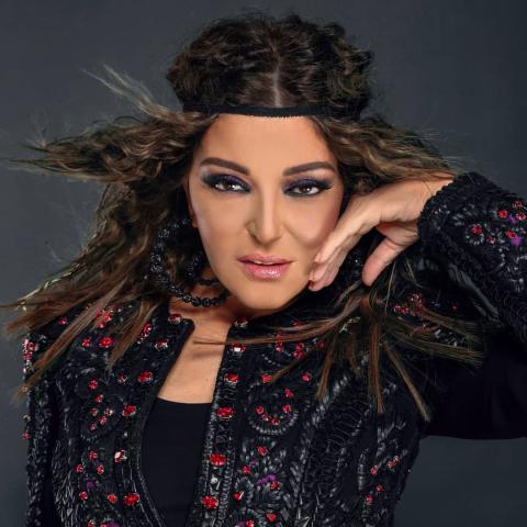 سميرة سعيد تروج لألأبومها الجديد