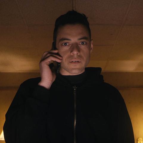 رامي مالك بدور إليوت في Mr. Robot -انستغرام @whoismrrobot