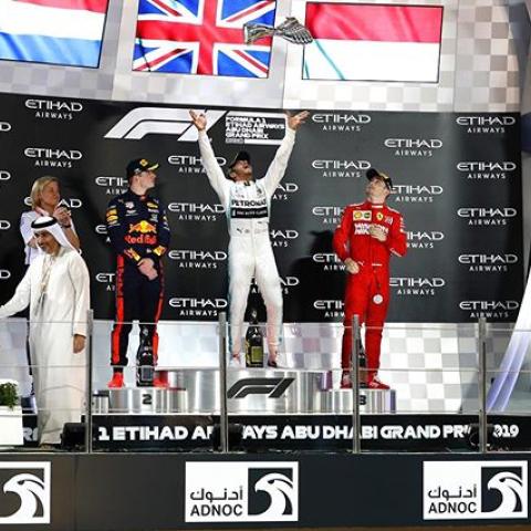 فورمولا 1 في أبو ظبي - إنستغرام@ymcofficial