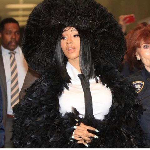 كاردي بي - إنستغرام @iamcardib