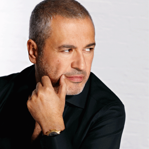 إيلي صعب يدخل عالم المفروشات