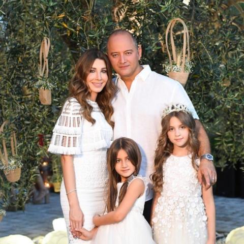 نانسي عجرم و عائلتها