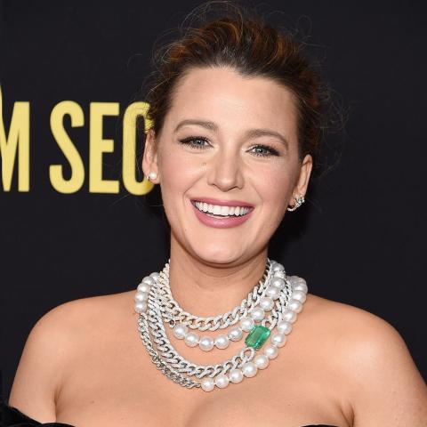 Blake Lively - انستغرام @justjared