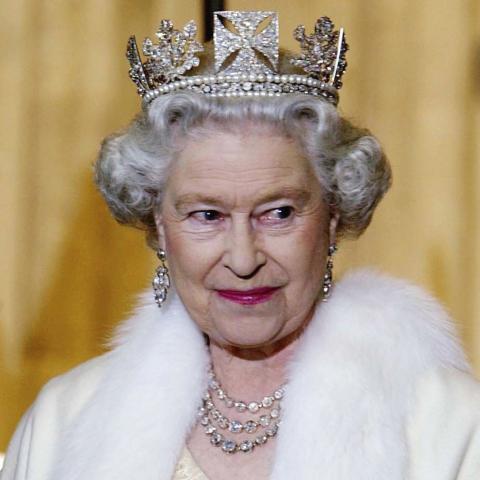 الملكة إليزابيث