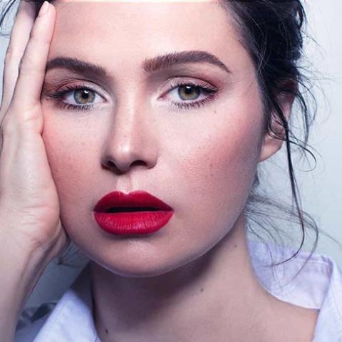 يسرا اللوزي