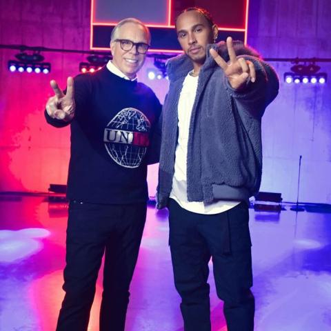 لويس هاملتون وتومي هيلفيغر