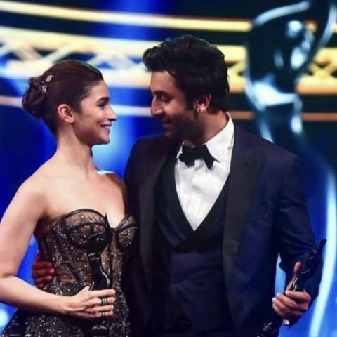 دسمبر 2020 : إحتفال بحب رانبير كابور وعليا بهات