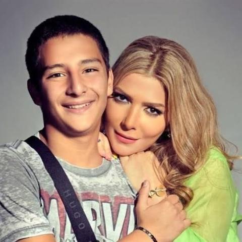 أصالة وابنها خالد الذهبي