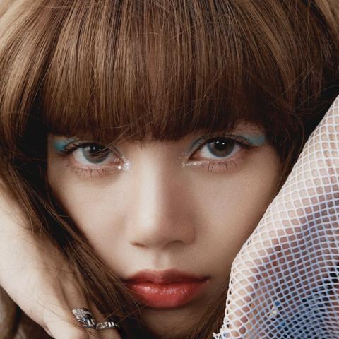 Lisa Instagram  cover of @nylonchina