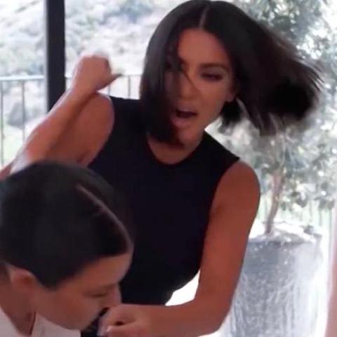 كيم وكورتني كارداشيان - صورة من الإعلان E!online